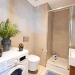 Plushome Otel