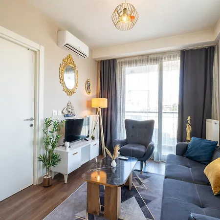 Hotel Plushome 3*